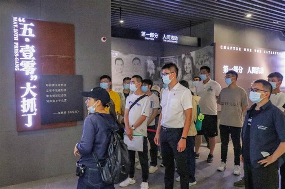 PlayAceÖ±ÓªµÚÒ»Æ·ÅÆÌìÉúÓ®¼ÒÒ»ÆðÙÉÐÐ