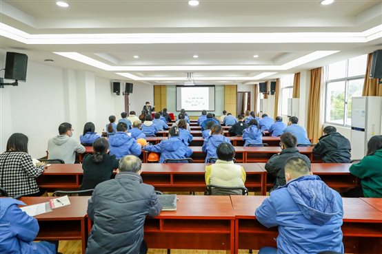 PlayAce直营第一品牌天生赢家一起偕行