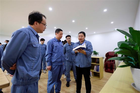 PlayAceÖ±ÓªµÚÒ»Æ·ÅÆÌìÉúÓ®¼ÒÒ»ÆðÙÉÐÐ