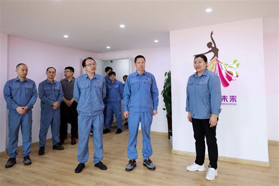 PlayAceÖ±ÓªµÚÒ»Æ·ÅÆÌìÉúÓ®¼ÒÒ»ÆðÙÉÐÐ