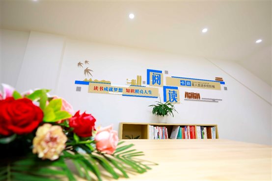 PlayAceÖ±ÓªµÚÒ»Æ·ÅÆÌìÉúÓ®¼ÒÒ»ÆðÙÉÐÐ