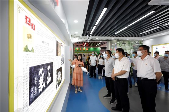 PlayAceÖ±ÓªµÚÒ»Æ·ÅÆÌìÉúÓ®¼ÒÒ»ÆðÙÉÐÐ