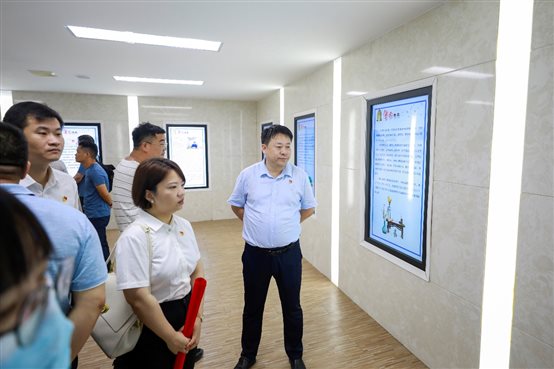 PlayAceÖ±ÓªµÚÒ»Æ·ÅÆÌìÉúÓ®¼ÒÒ»ÆðÙÉÐÐ