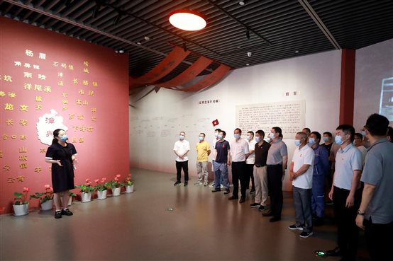 PlayAceÖ±ÓªµÚÒ»Æ·ÅÆÌìÉúÓ®¼ÒÒ»ÆðÙÉÐÐ