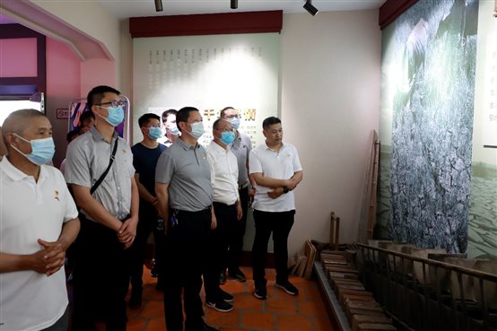 PlayAceÖ±ÓªµÚÒ»Æ·ÅÆÌìÉúÓ®¼ÒÒ»ÆðÙÉÐÐ