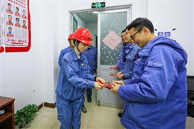 PlayAceÖ±ÓªµÚÒ»Æ·ÅÆÌìÉúÓ®¼ÒÒ»ÆðÙÉÐÐ