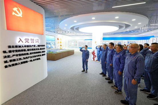 PlayAceÖ±ÓªµÚÒ»Æ·ÅÆÌìÉúÓ®¼ÒÒ»ÆðÙÉÐÐ