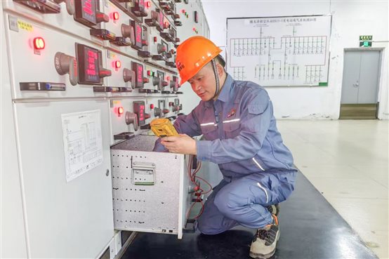 PlayAceÖ±ÓªµÚÒ»Æ·ÅÆÌìÉúÓ®¼ÒÒ»ÆðÙÉÐÐ