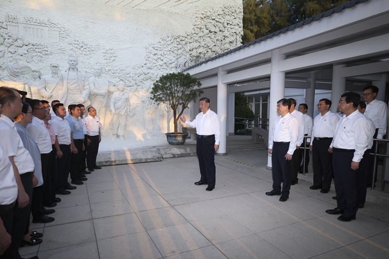 10��15����16�������������й���������ǡ�������ϯ�������ί��ϯϰ��ƽ�ڸ�������������������������15����������������ϰ��ƽ�������ж�ɽ�ع��Ĳ�����ݿ���ʱ����������ͬ���Ĳ��ɲ�ѧԺ��ϯ��ѧԱ�������Ƚ�����������������